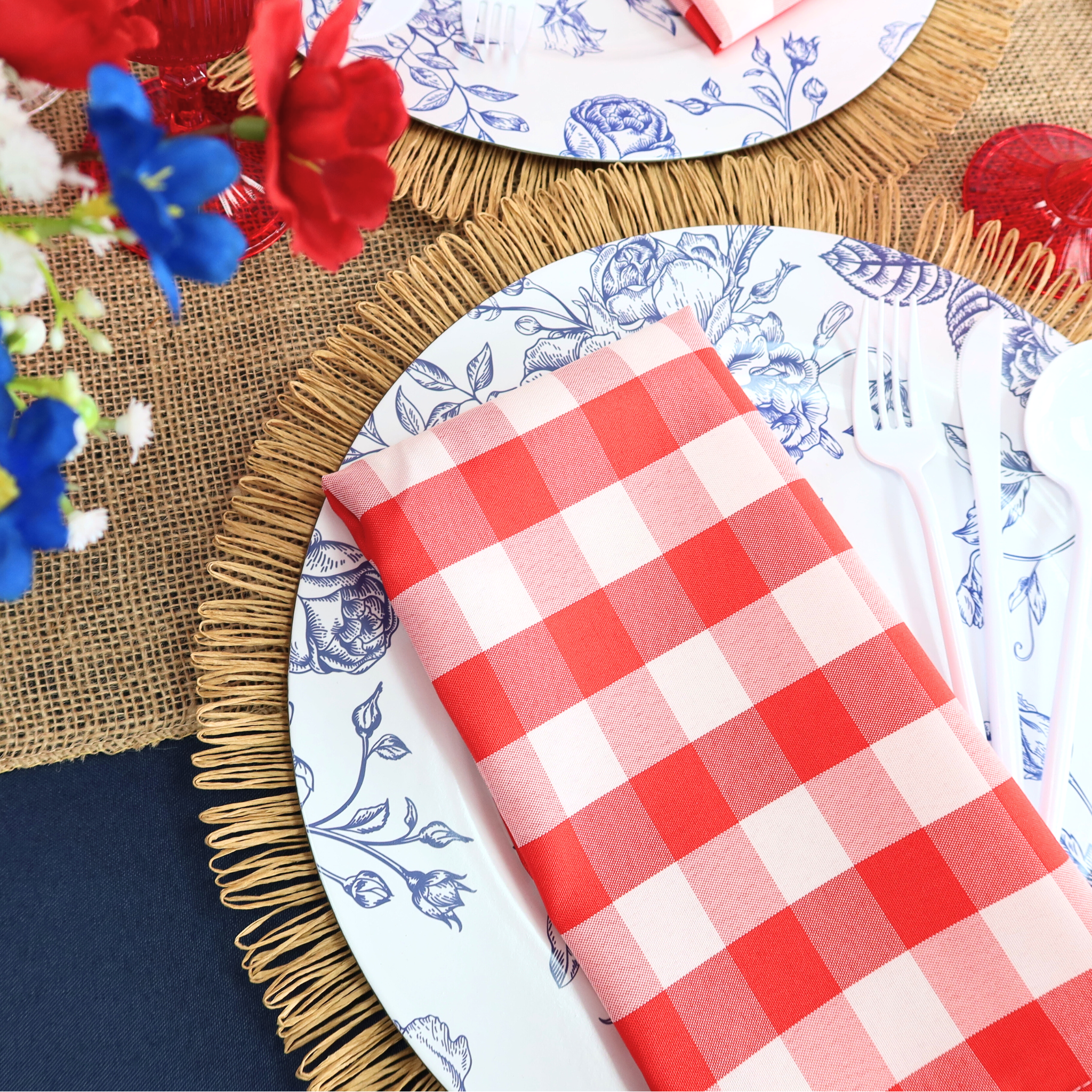 https://cdn.shopify.com/s/files/1/0042/0390/5136/files/FrenchToileAcrylicChargerPlate-Blue1_9a83242e-21c7-48c2-8bef-7347a186a3fa.png?v=1744630067