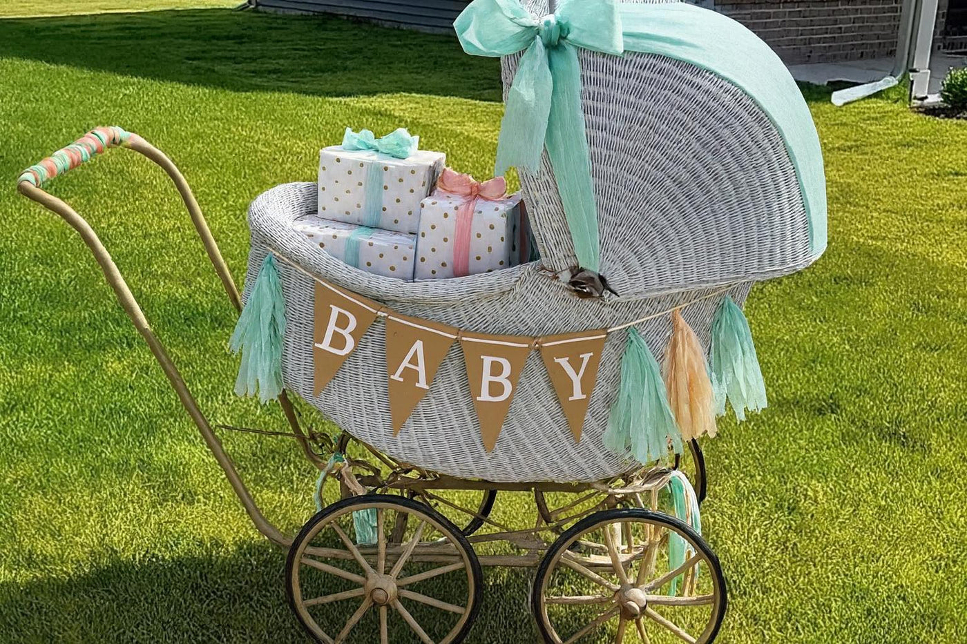 Vintage Stroller - Gender Reveal