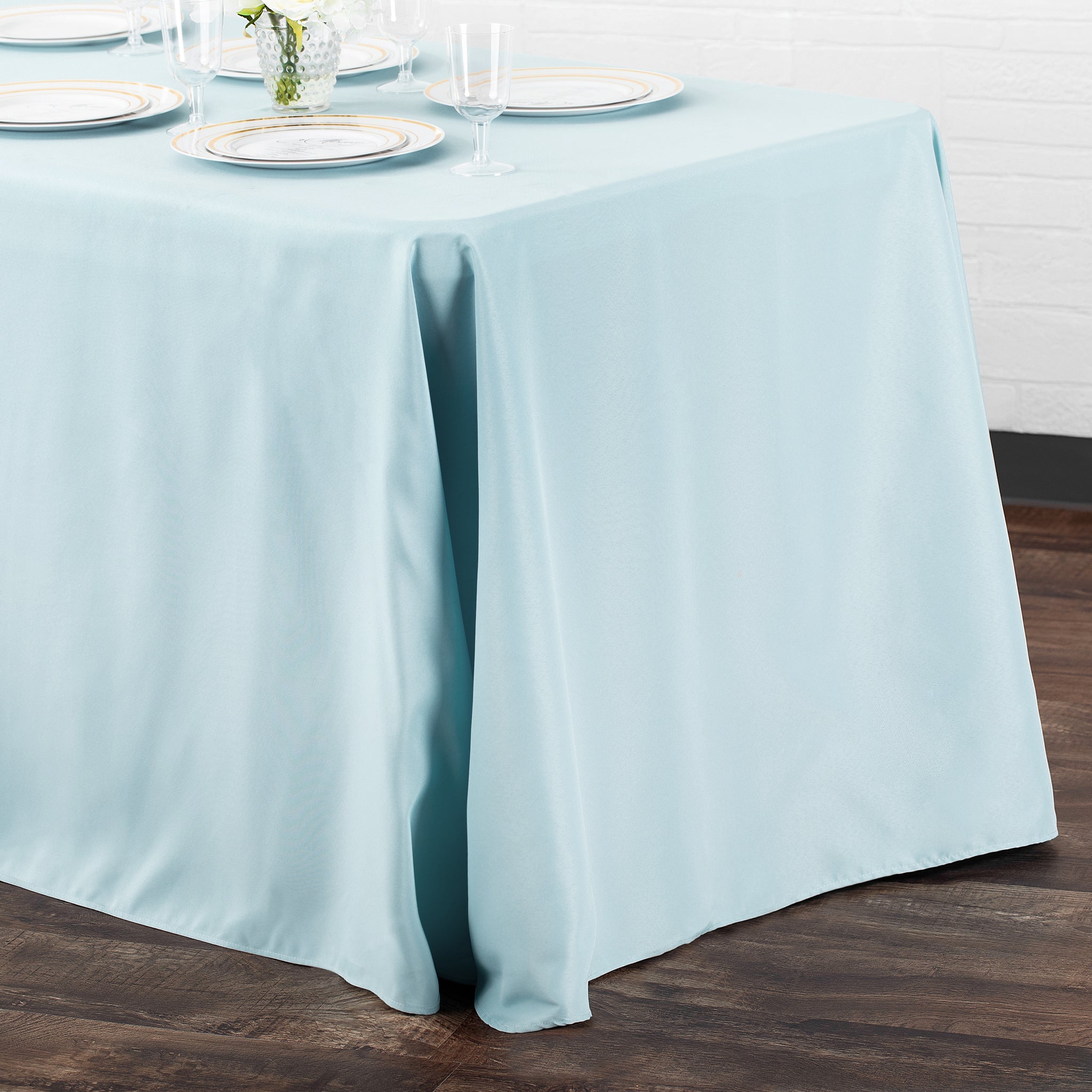 https://cdn.shopify.com/s/files/1/0042/0390/5136/products/Polyester-Rectangular-Tablecloth-Baby-Blue-Env.jpg?v=1744750957