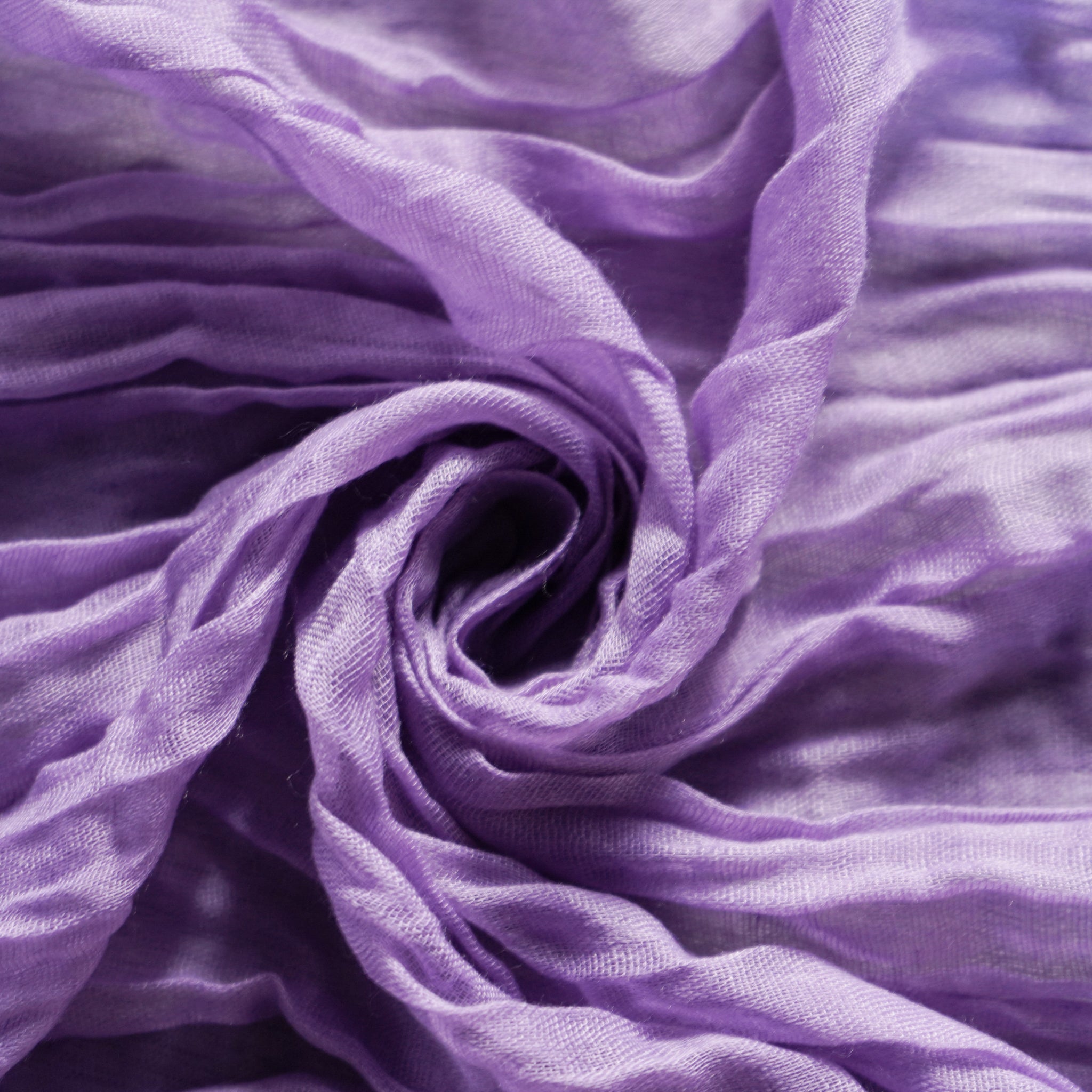 https://cdn.shopify.com/s/files/1/0042/0390/5136/products/PremiumCheeseclothTableRunner16FTx25_Victorianlilac5.jpg?v=1744687528