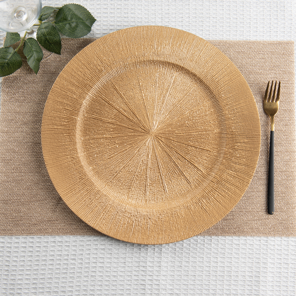 https://cdn.shopify.com/s/files/1/0042/0390/5136/files/SunrayAcrylicChargerPlate-Gold4.png?v=1744632453