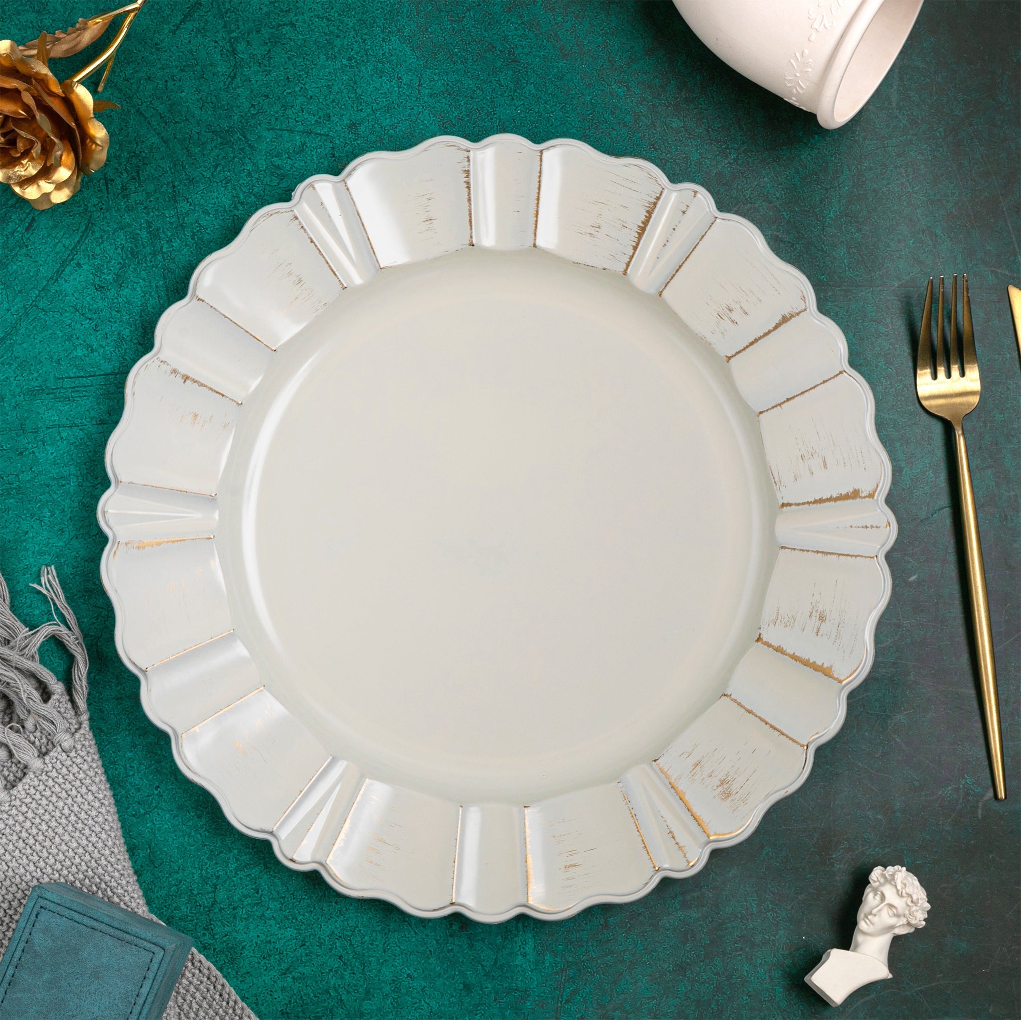 https://cdn.shopify.com/s/files/1/0042/0390/5136/files/Waved-Scalloped-Acrylic-13-Charger-Plate-Gold-Ivory-2.jpg?v=1744805320