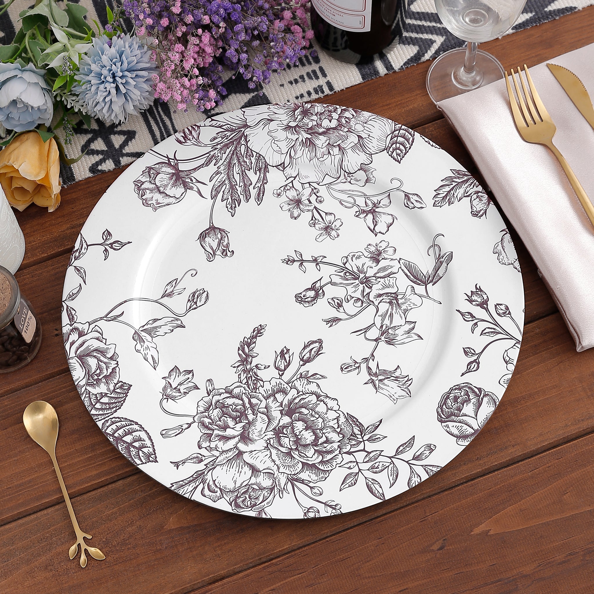 https://cdn.shopify.com/s/files/1/0042/0390/5136/files/french-toile-acrylic-charger-plate-chocolate4.jpg?v=1744294694