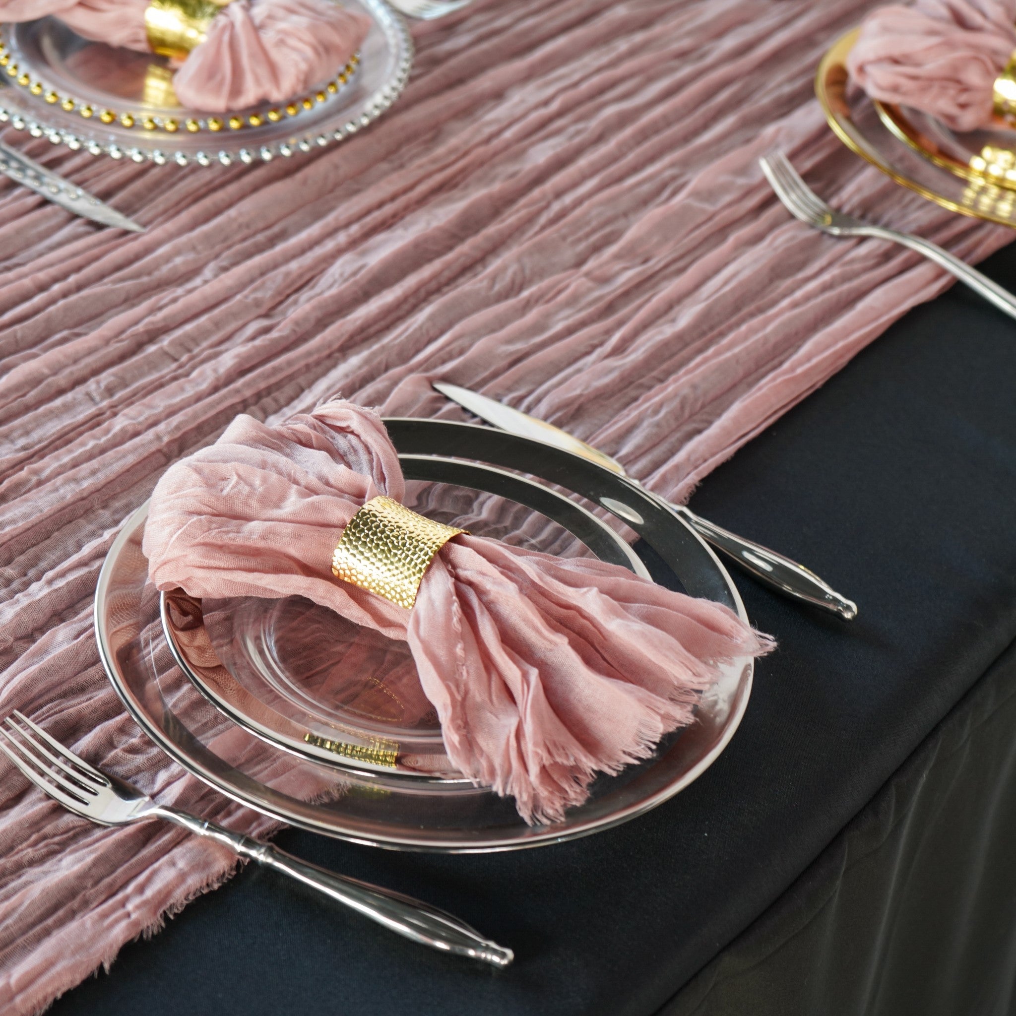 https://cdn.shopify.com/s/files/1/0042/0390/5136/products/premium-cheesecloth-table-runner-dusty-rose1.jpg?v=1775077087