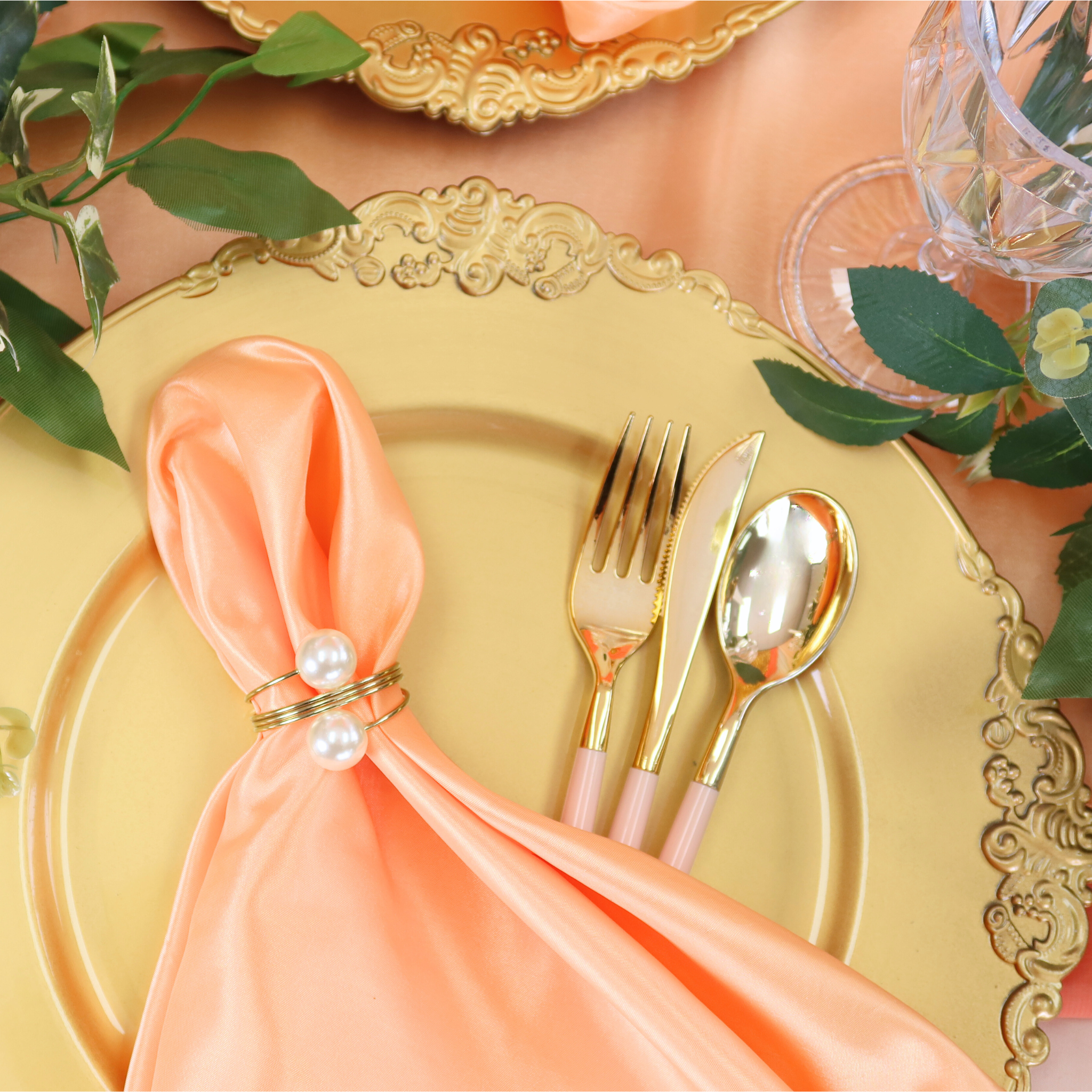 https://cdn.shopify.com/s/files/1/0042/0390/5136/files/spiral-faux-pearl-napkin-ring-gold_578d9edd-71fb-4f29-8d12-4097740673a9.png?v=1744286344